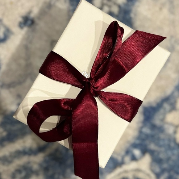 Shane Co. 7mm Cultured Freshwater Pearl Solitaire Pendant - Picture 9 of 10